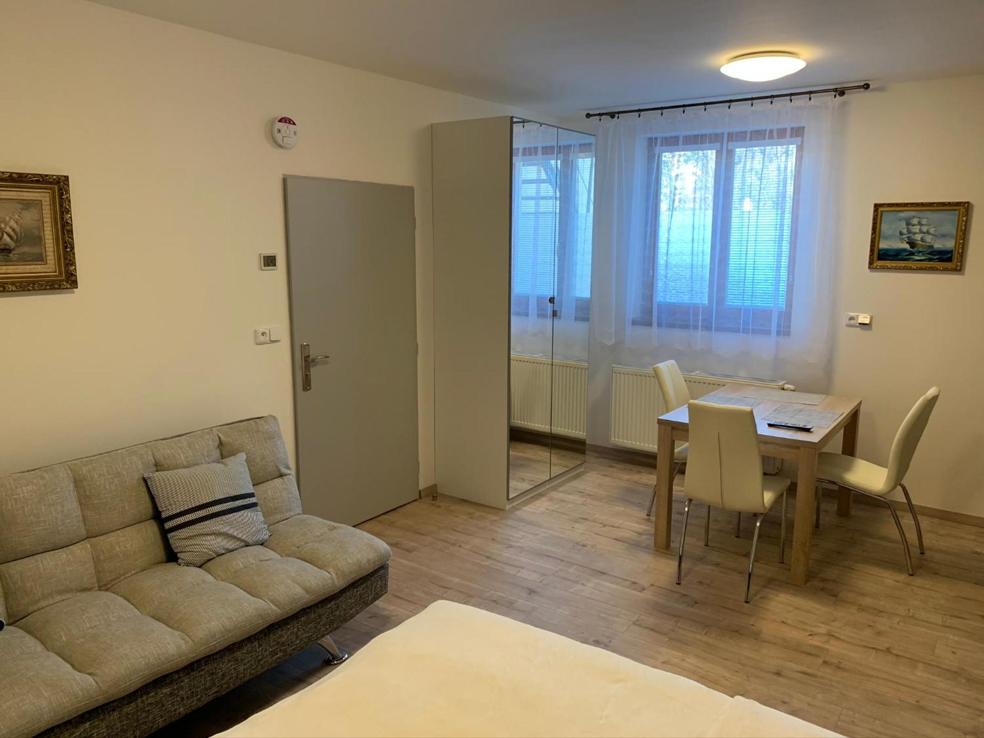 Apartements Studio 964 Líbeznice Exteriör bild