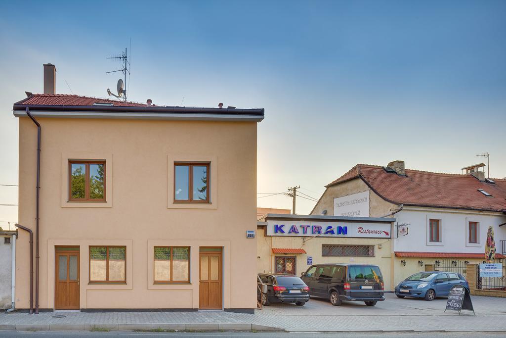 Apartements Studio 964 Líbeznice Exteriör bild
