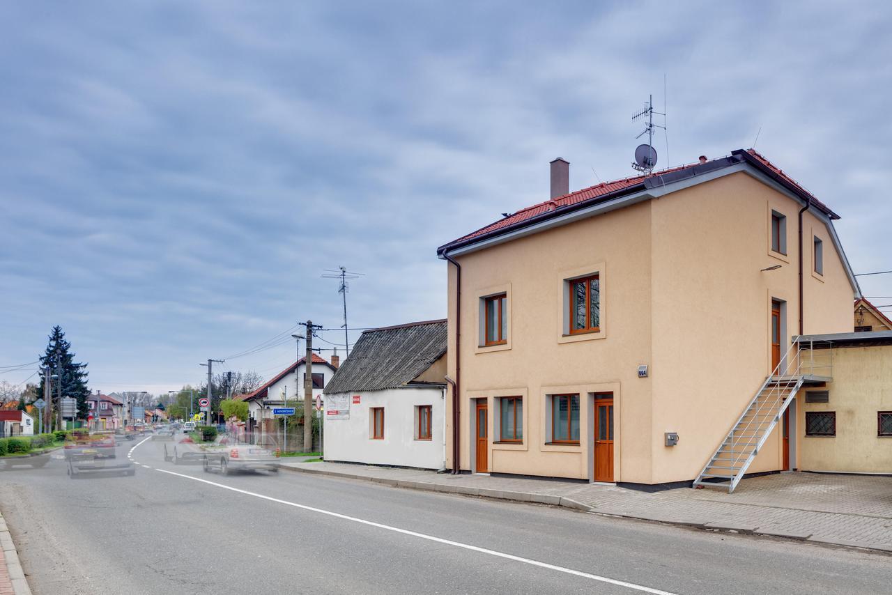 Apartements Studio 964 Líbeznice Exteriör bild
