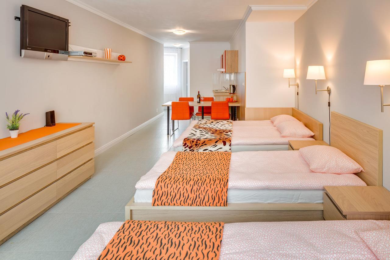 Apartements Studio 964 Líbeznice Exteriör bild